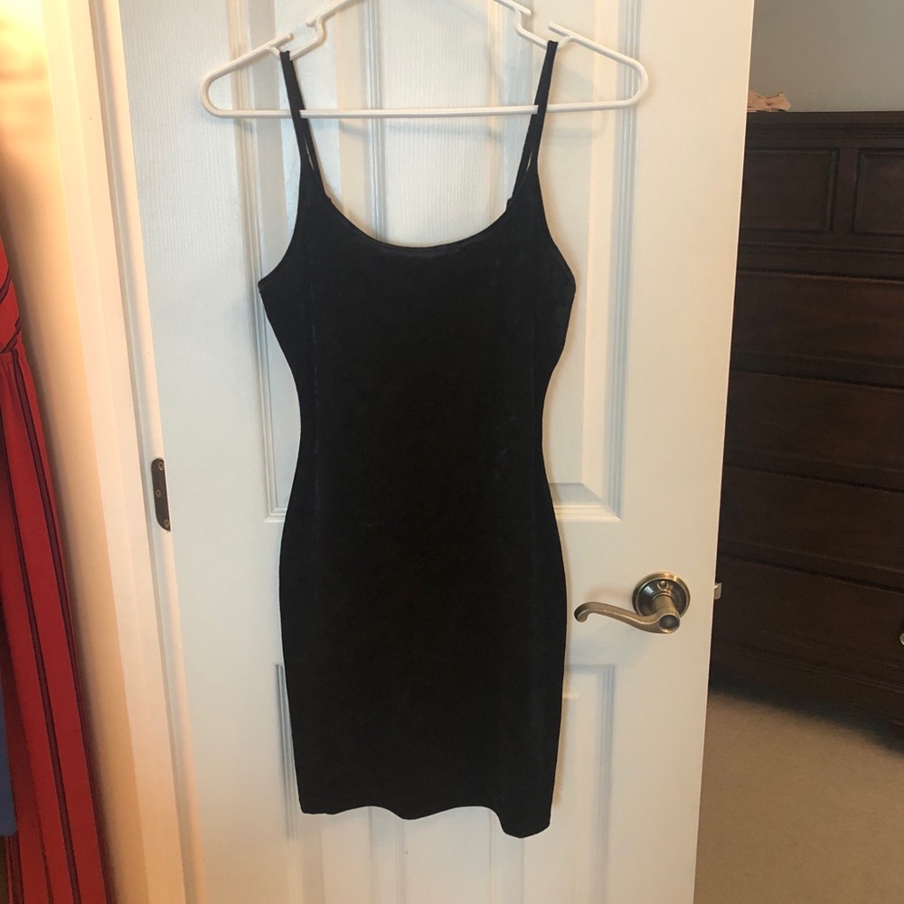 Black Velvet Tight Dress